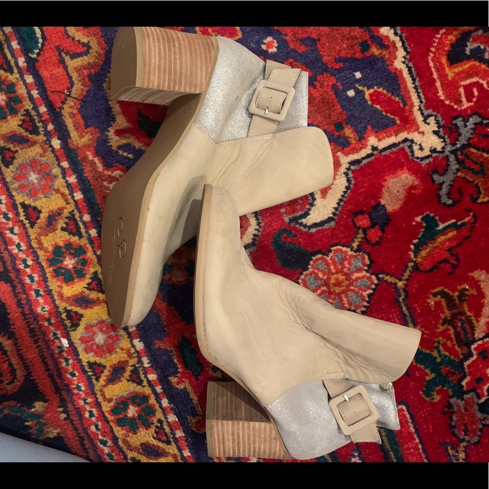 Seychelle leather bootie